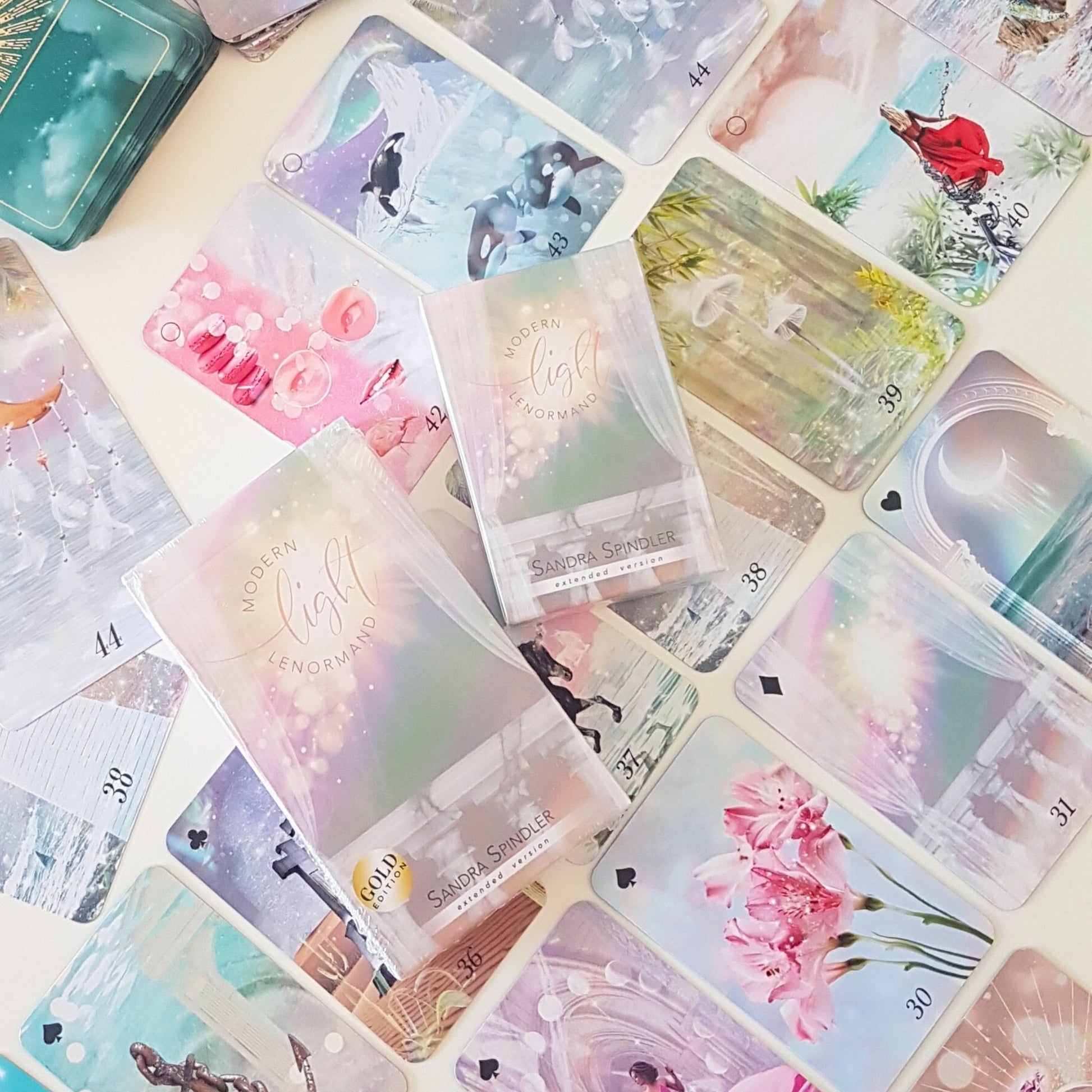 Vergleich Modern Light Lenormand Pocket und Gold Version